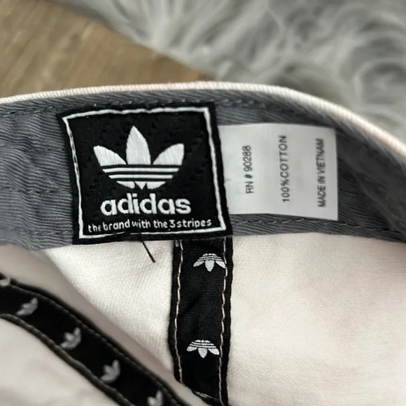 Adidas Originals Women’s hat - NEW - Picture 10 of 11
